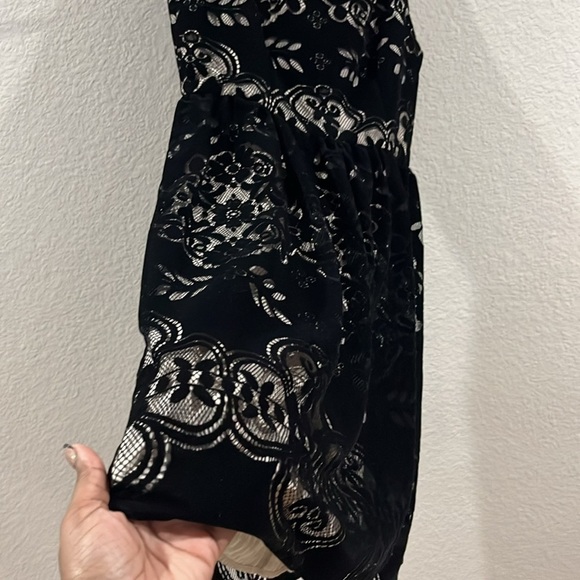 Tommy Hilfiger Women's Velvet Lace Fit & Flare Dress (6, Black) - Picture 6 of 7